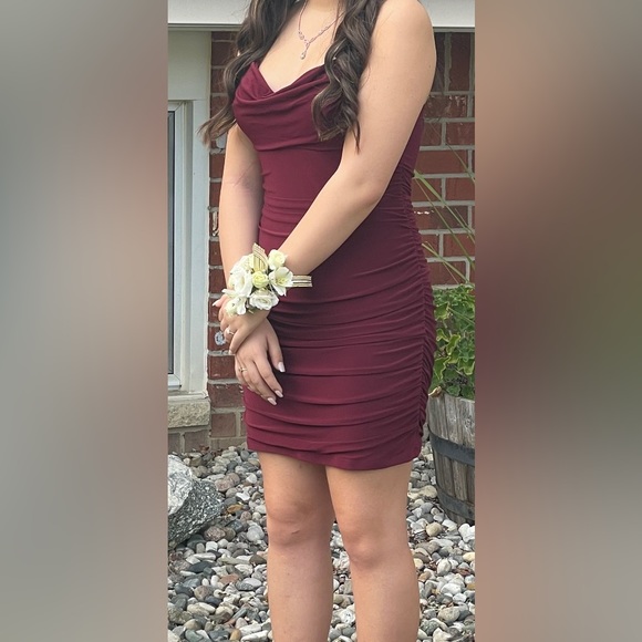Red wine homecoming dress - Picture 2 of 5